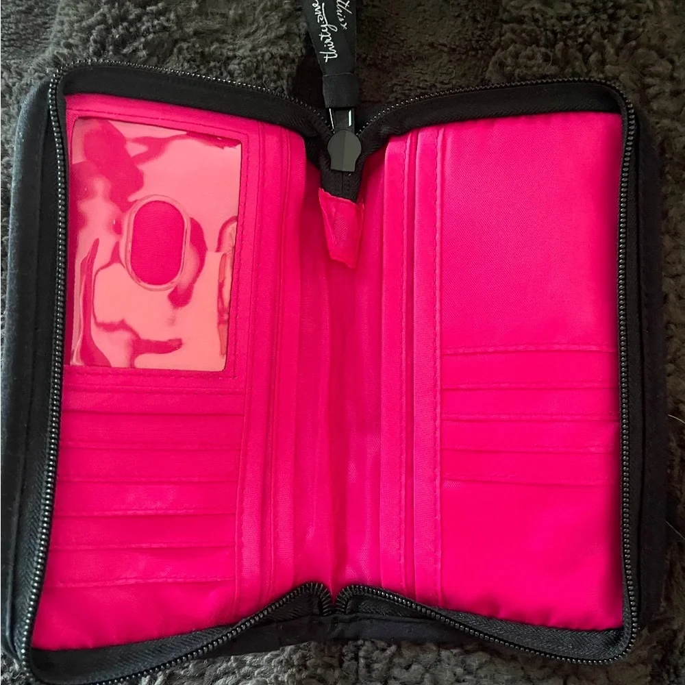 Thirty-One All About the Benjamins Wallet phone case paisley pattern